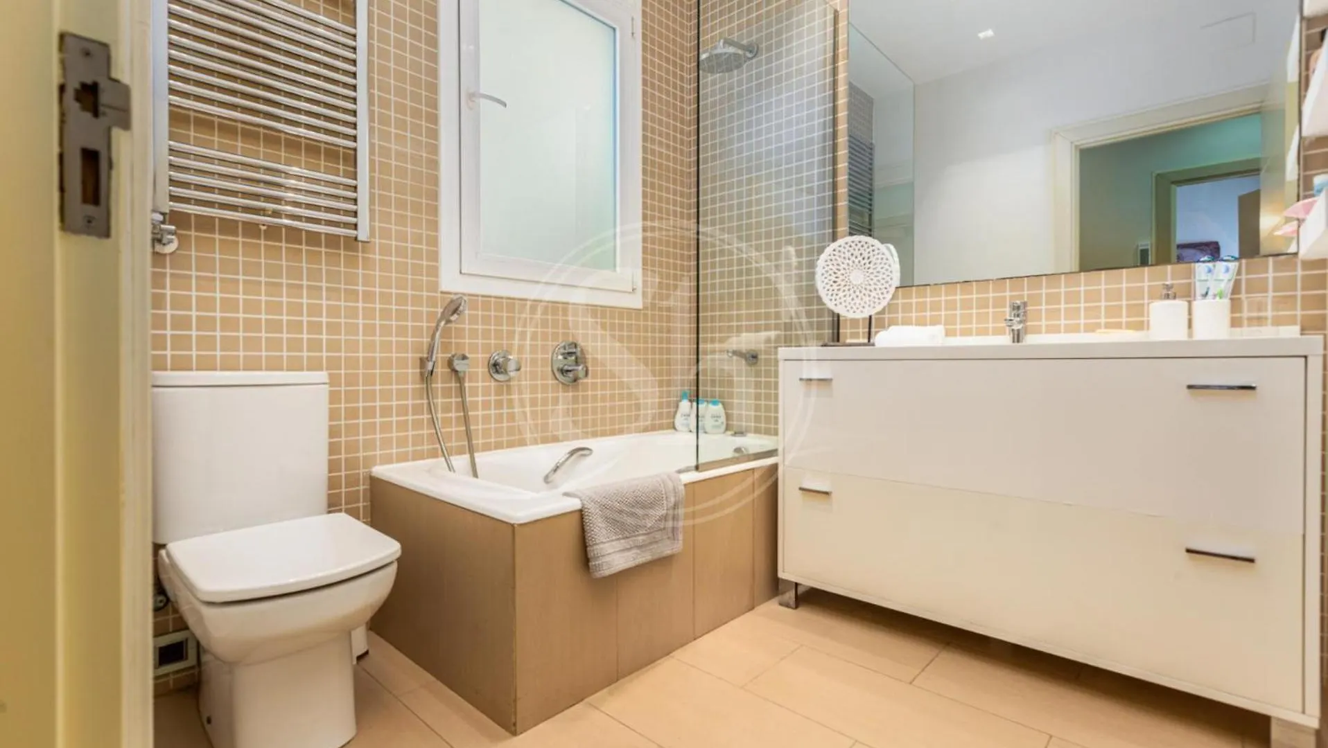 Espacioso Apartamento Cerca De Diagonal Barcelona Apartment